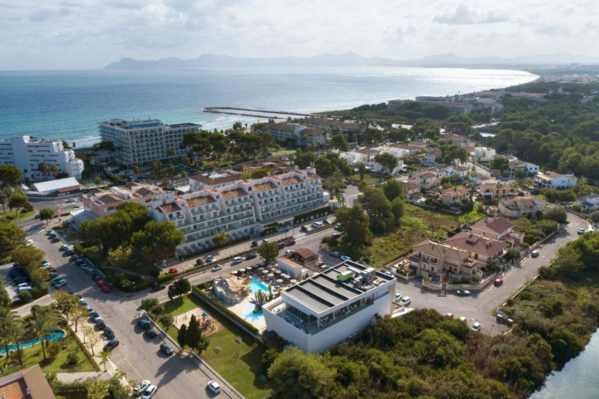 Mar Hotels Playa De Muro Suites