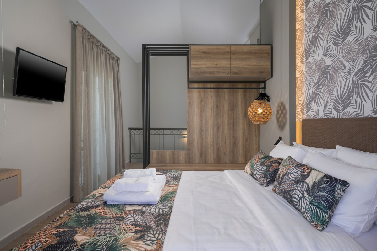 MARE BLUE SUITES Adults only 16+