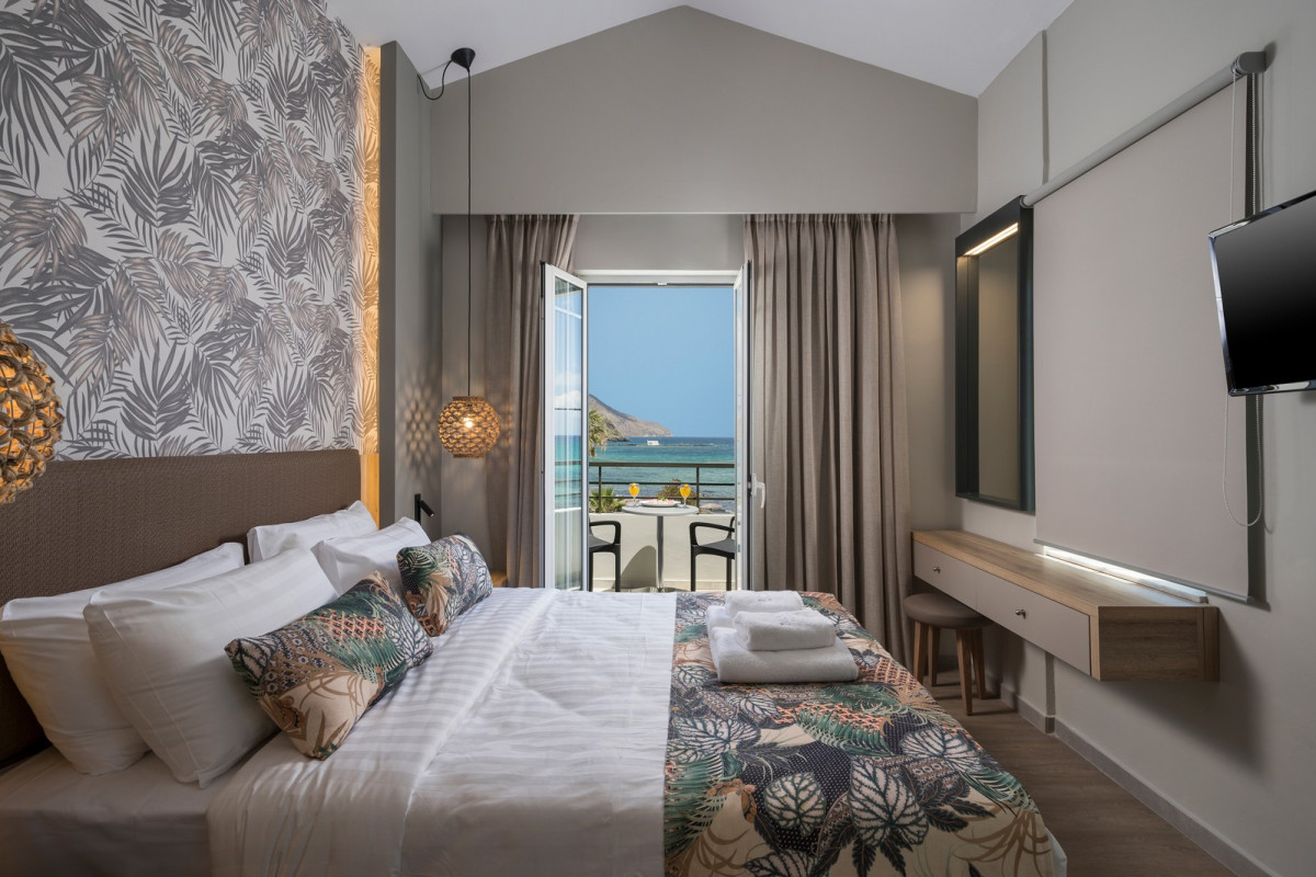 MARE BLUE SUITES Adults only 16+