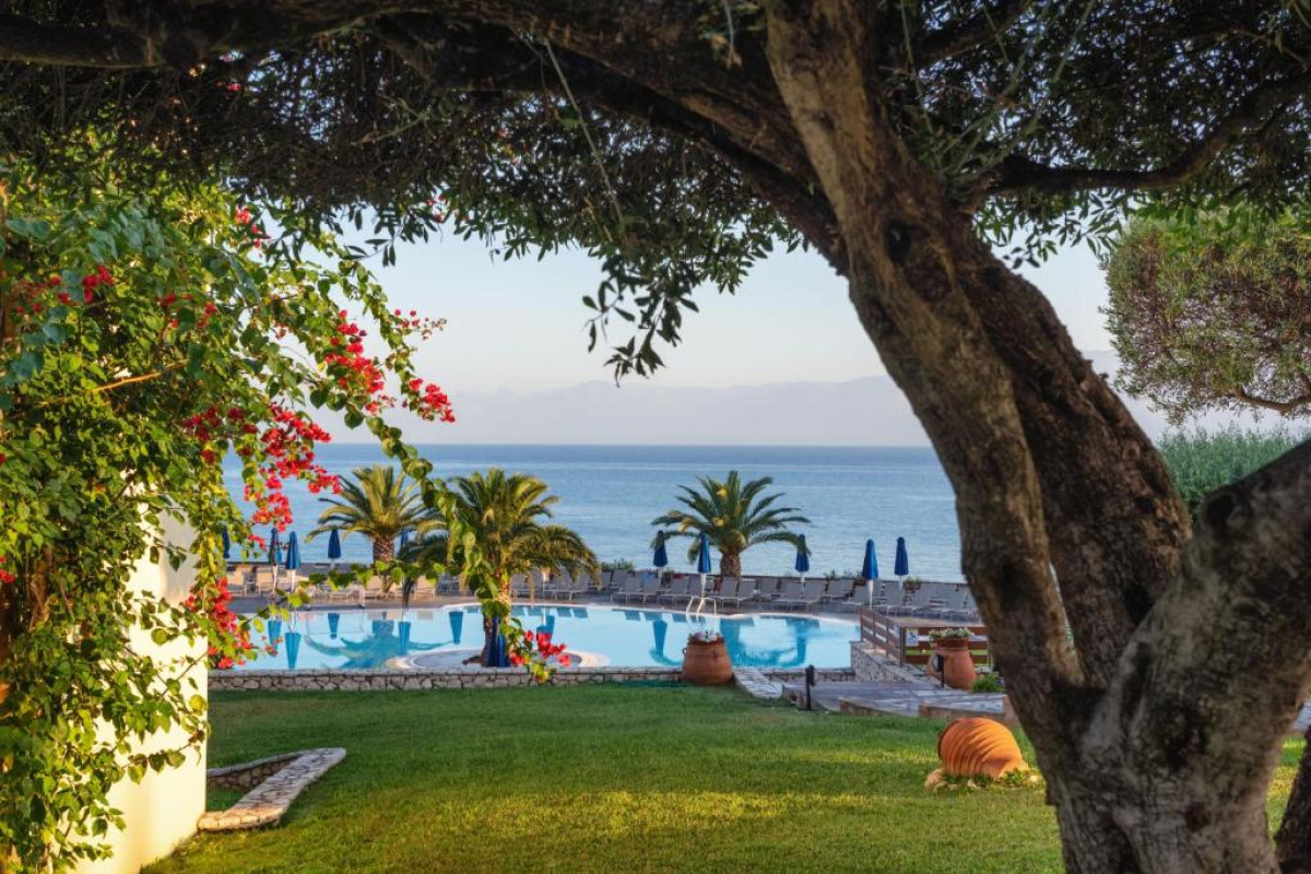 MAREBLUE BEACH- ST. SPYRIDON