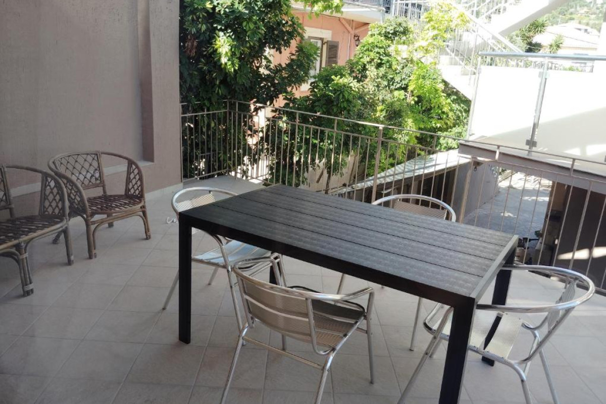 Maria Apartments Lourdata