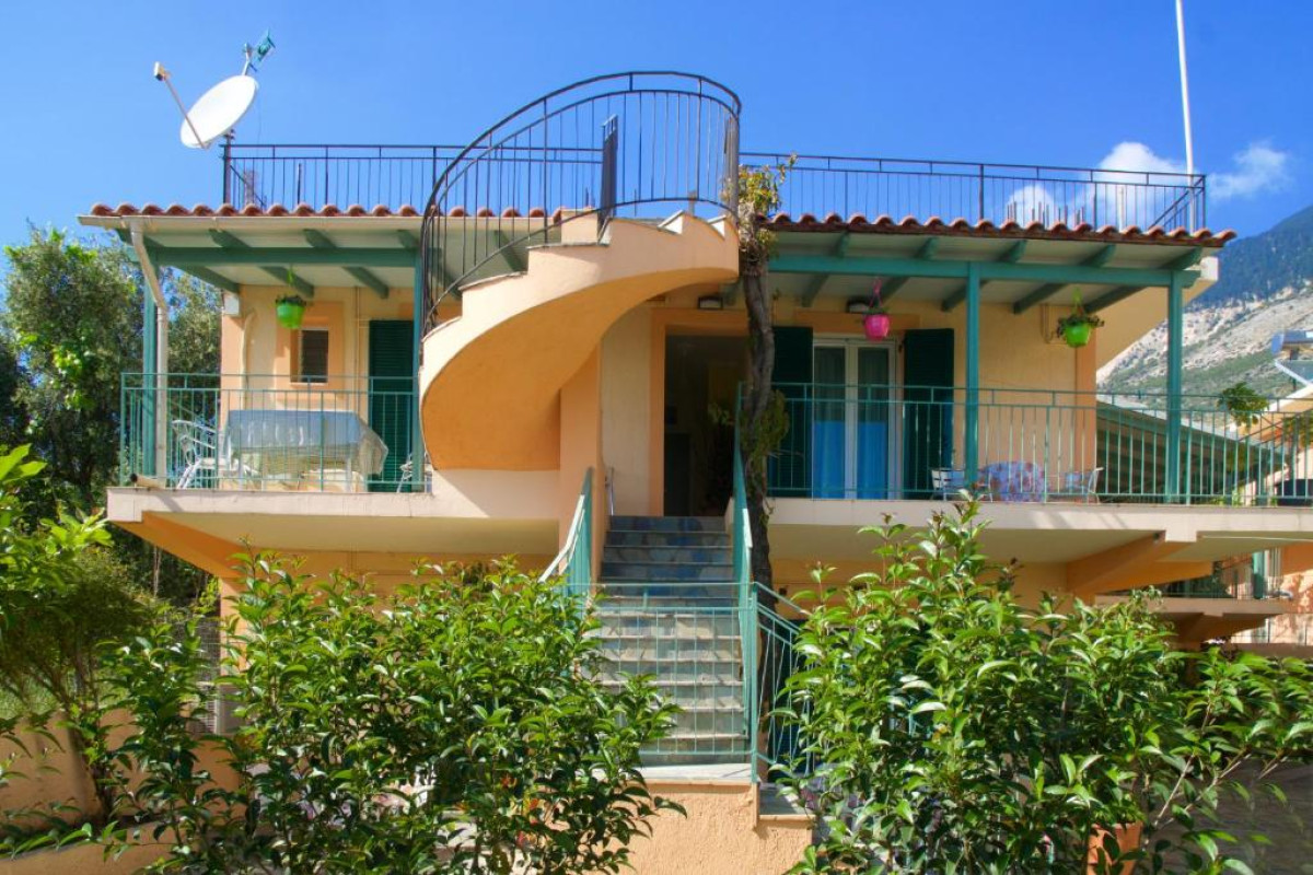 Maria Apartments Lourdata