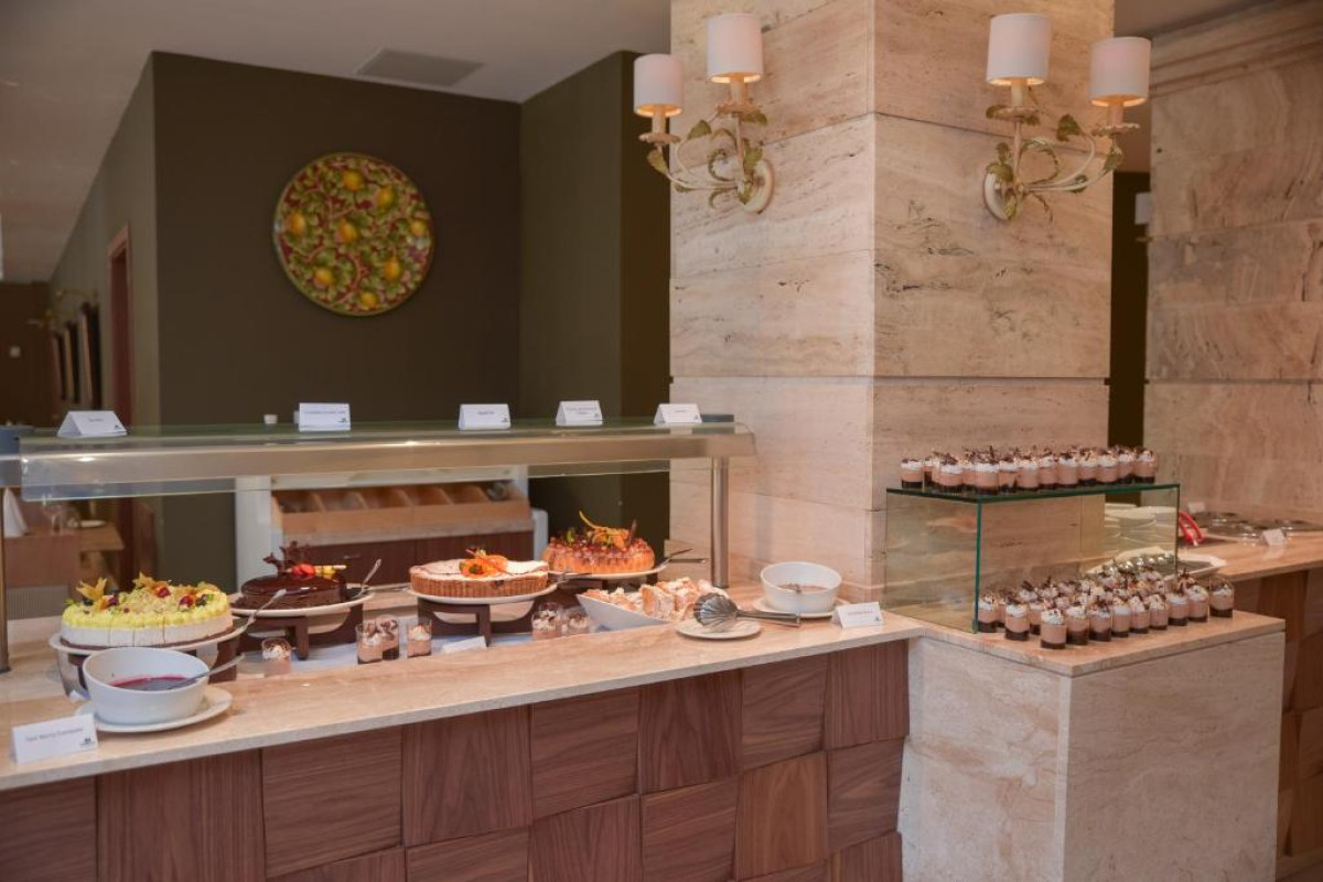 Maritim Antonine Hotel & Spa