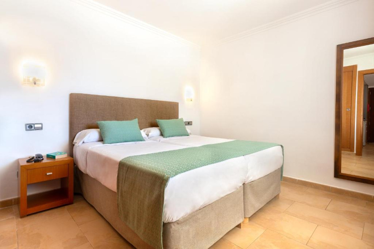 MarSenses Ferrera Blanca Hotel Family