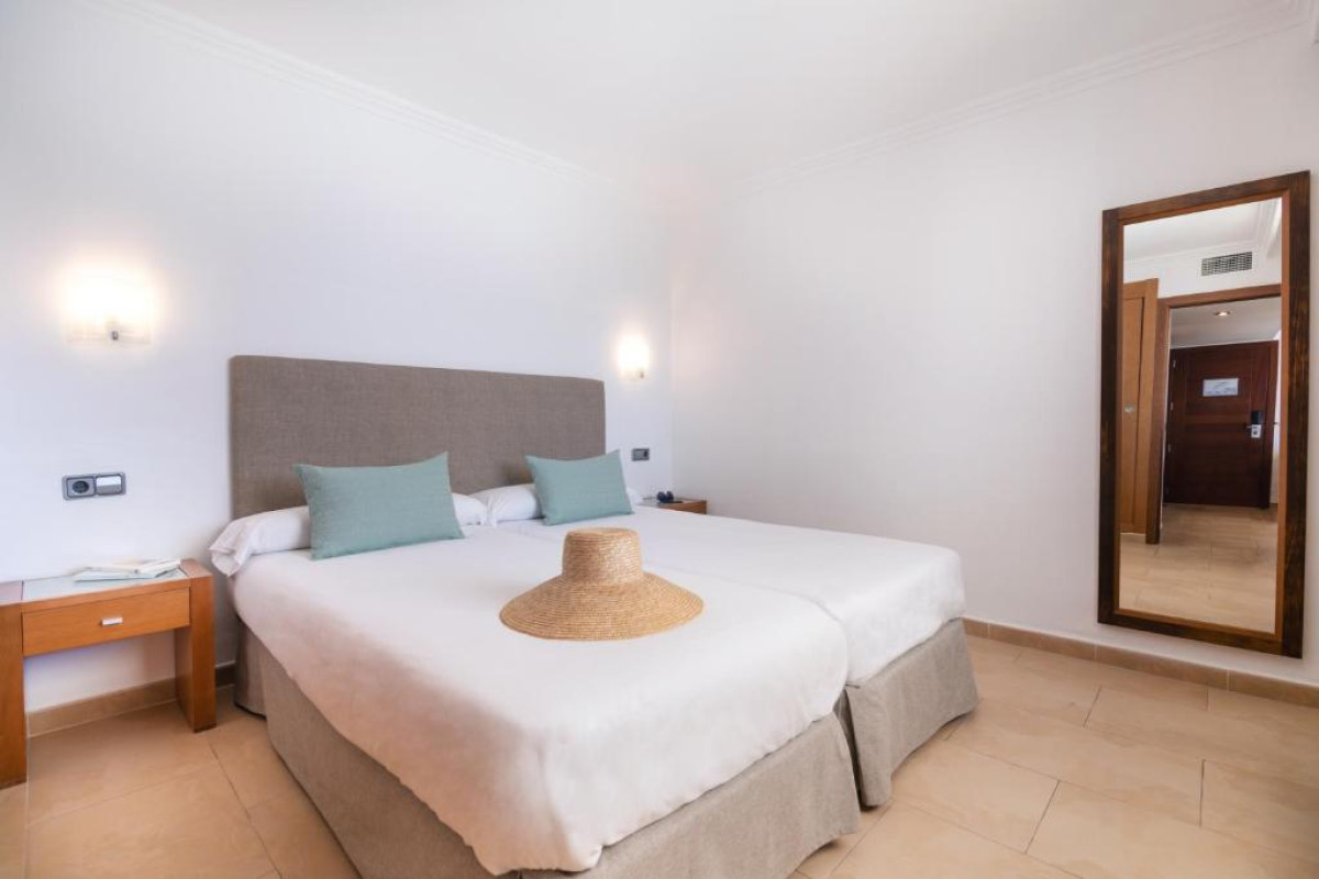 MarSenses Ferrera Blanca Hotel Family