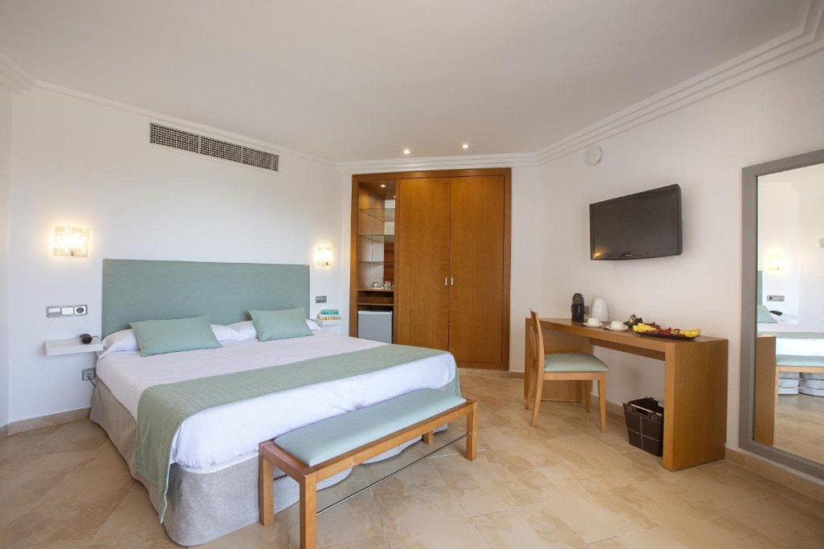 MarSenses Ferrera Blanca Hotel Family