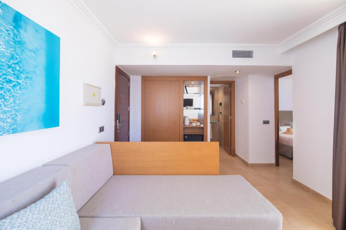 MarSenses Ferrera Blanca Hotel Family