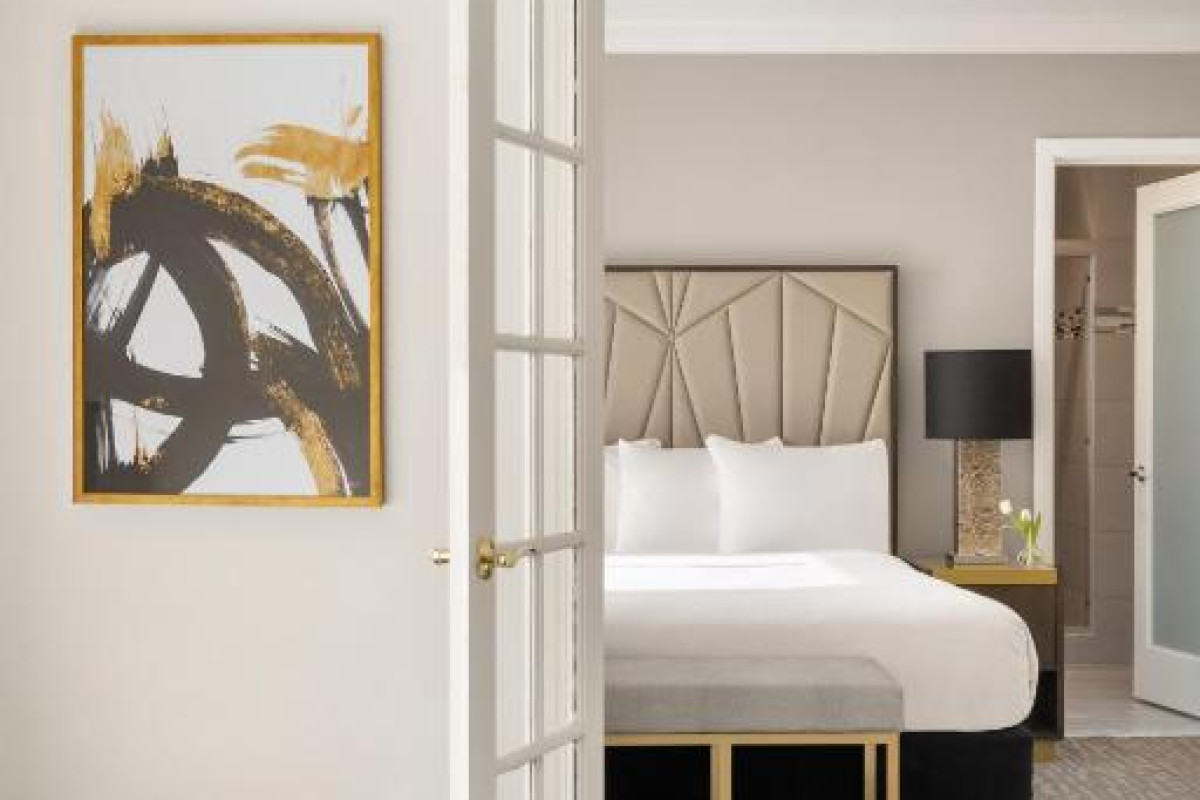 Martinique New York on Broadway, Curio Collection by Hilton