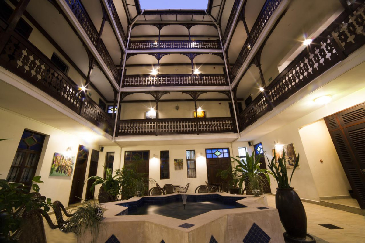 Maru Maru Hotel