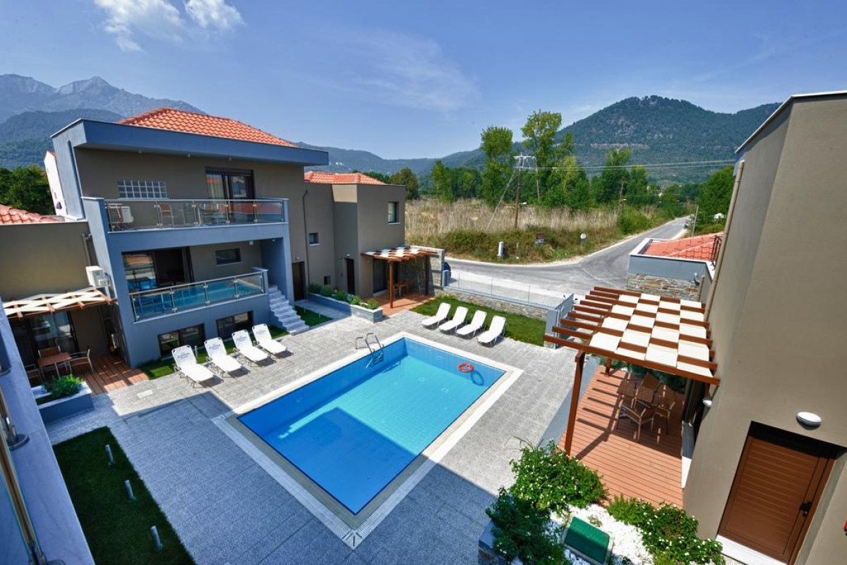 Mary's Residence Suites