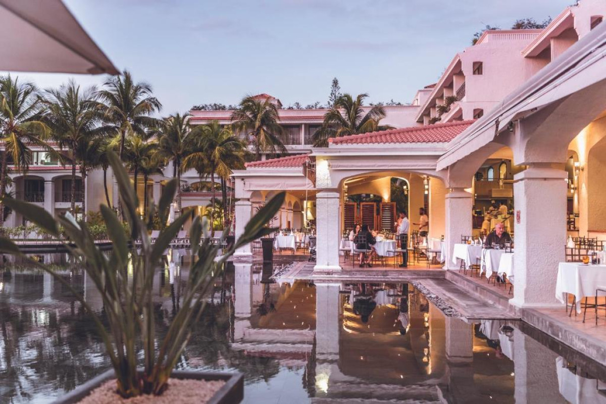Mauricia Beachcomber Resort and Spa