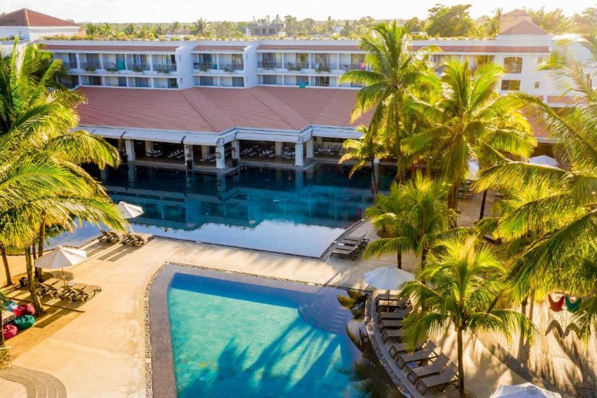 Mauricia Beachcomber Resort and Spa