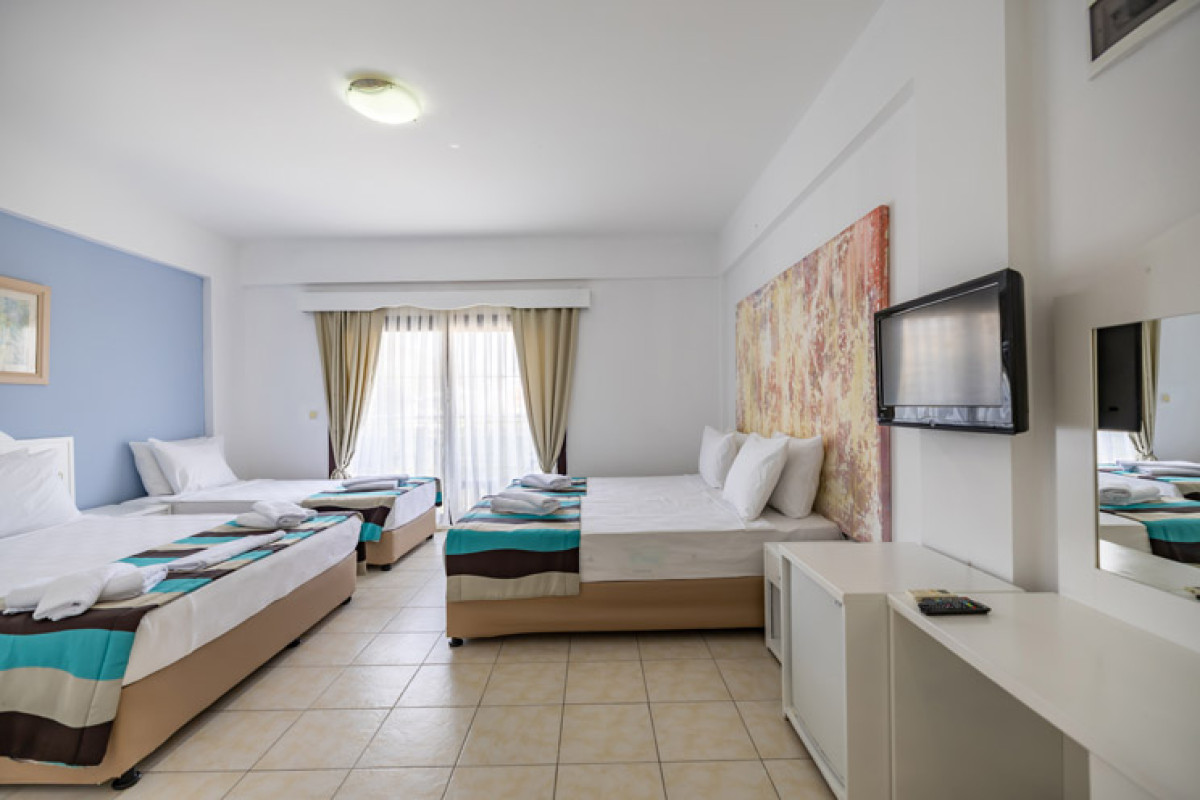 MaxSea Beach Hotel