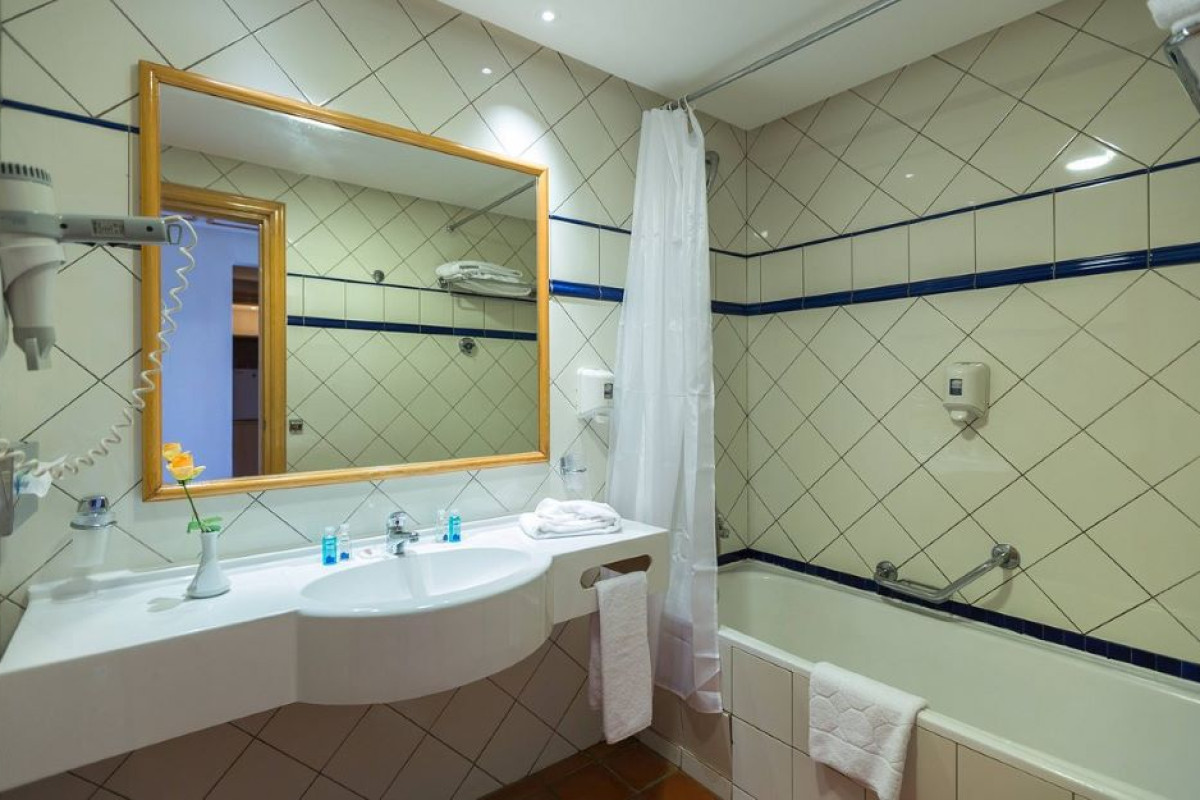 MEDINA BELISAIRE & THALASSO