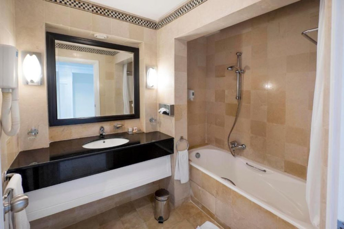 MEDINA SOLARIA & THALASSO
