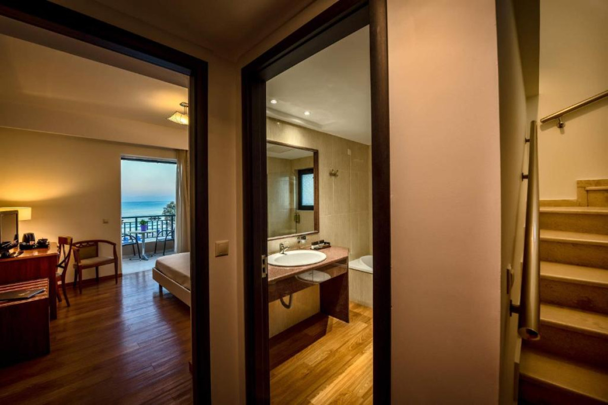 MEDITERRANEAN BEACH RESORT - LAGANAS