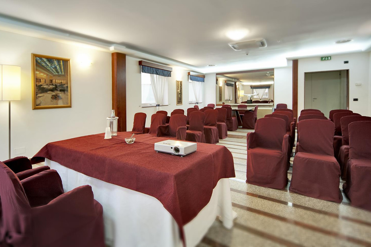 Mediterraneo Palace