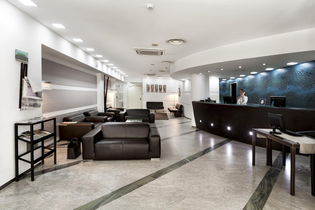 Mediterraneo Palace