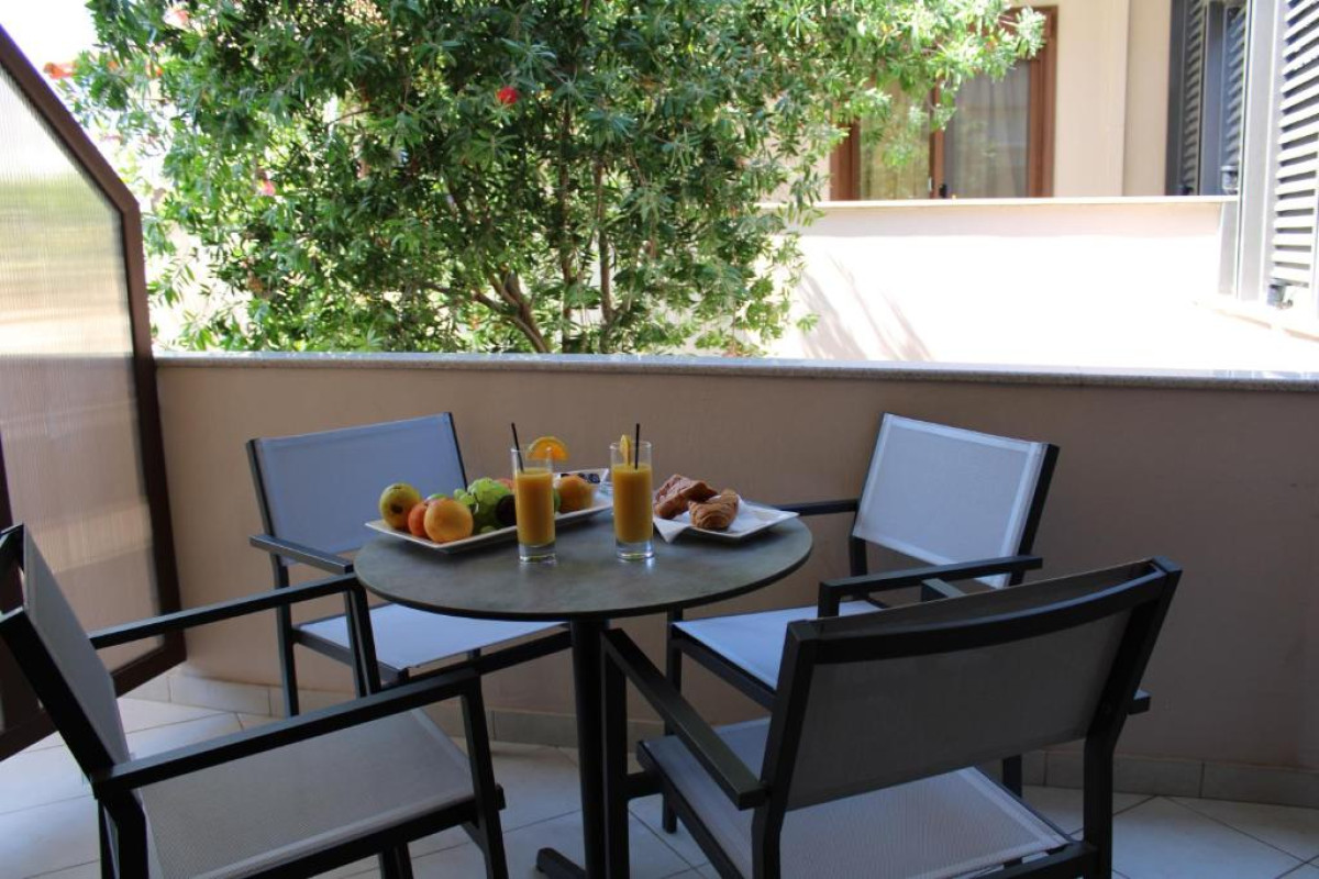 Meliton Inn Hotel and Suites