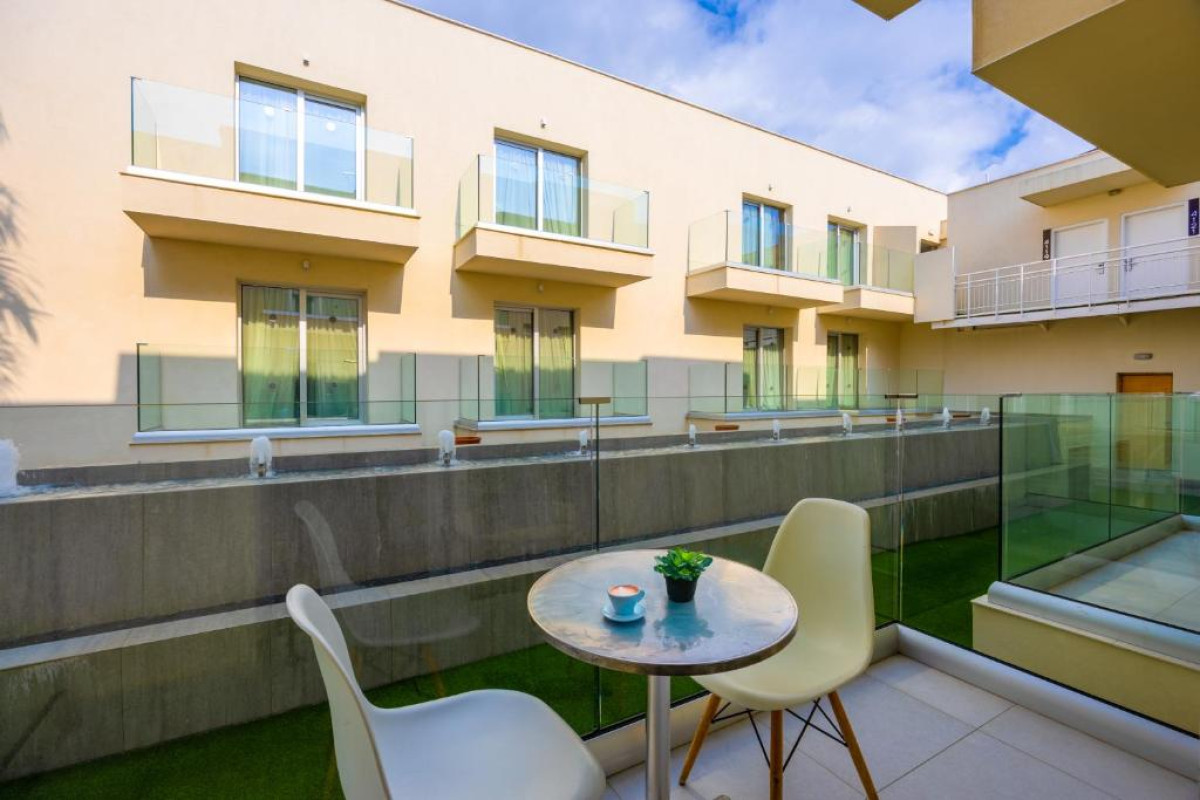 Melpo Antia Hotel & Suites