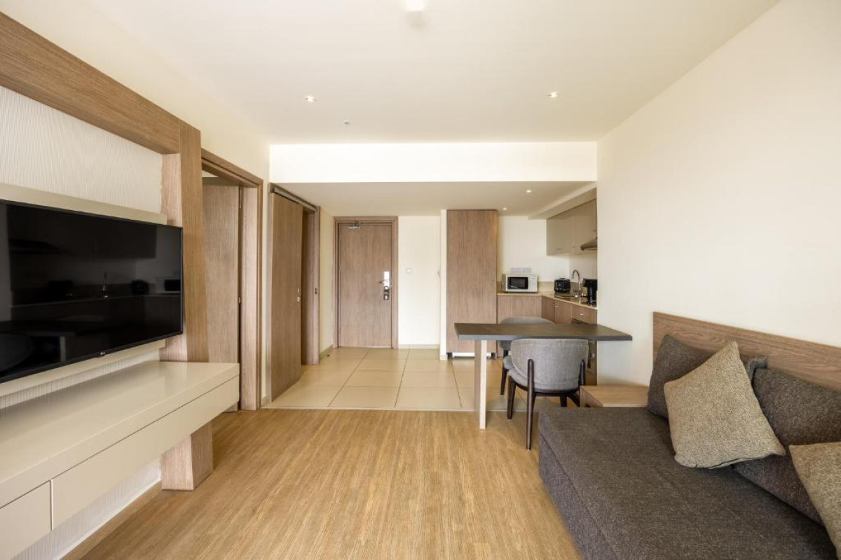Melpo Antia Hotel & Suites