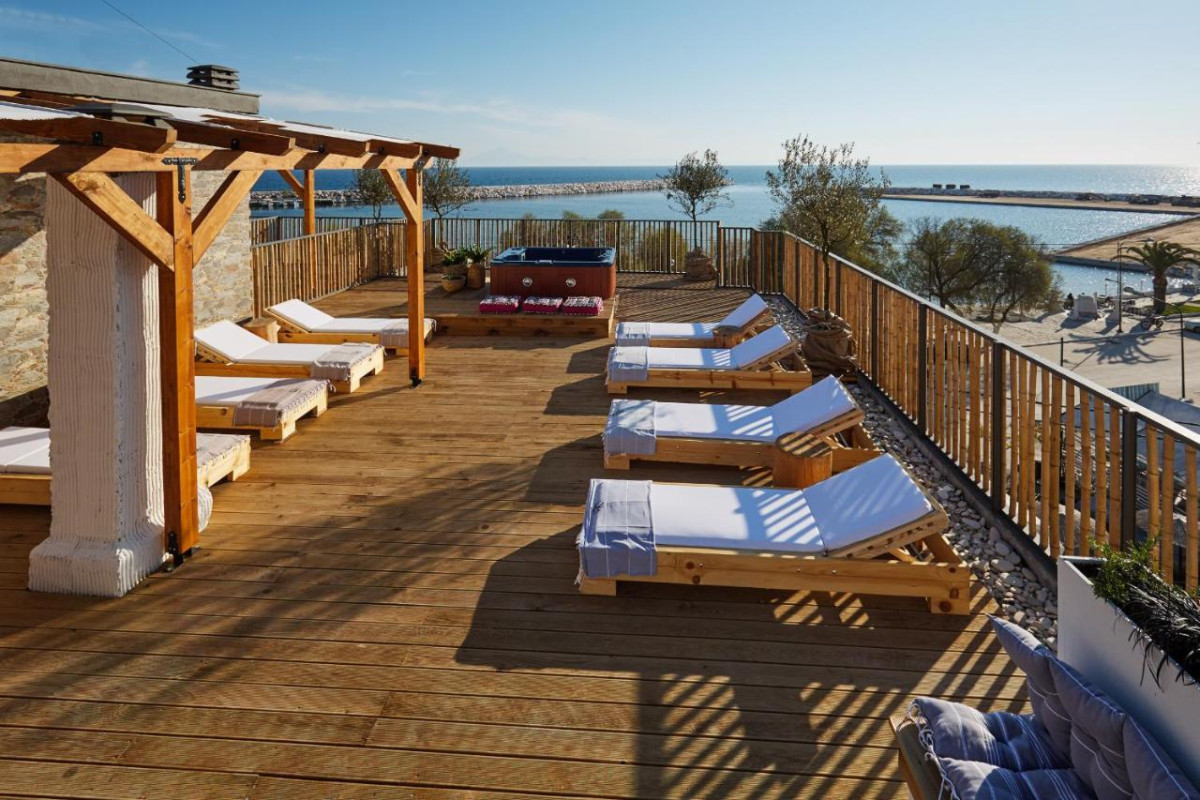 MENEL THE TREE HOUSE HOTEL (Limenaria)