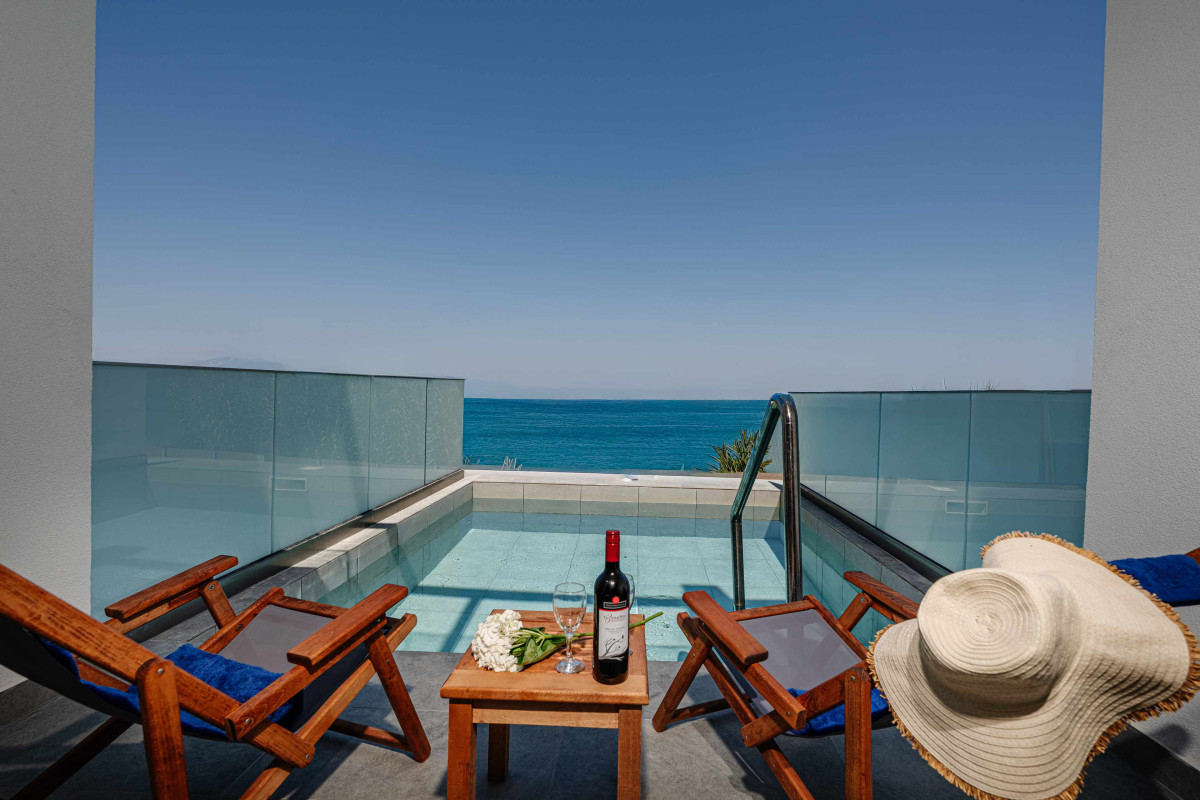 Mer Bleu Beach Hotel