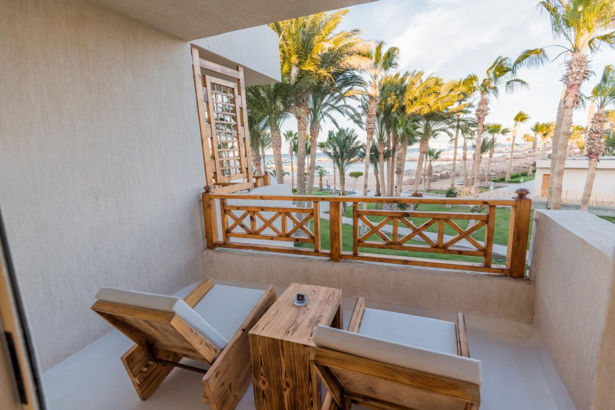 MERAKI RESORT (ADULTS ONLY +16)
