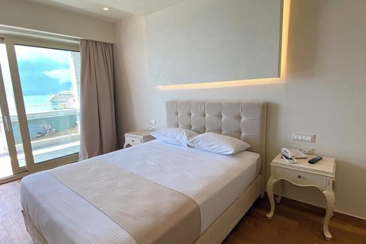 Mercure Patras Astir
