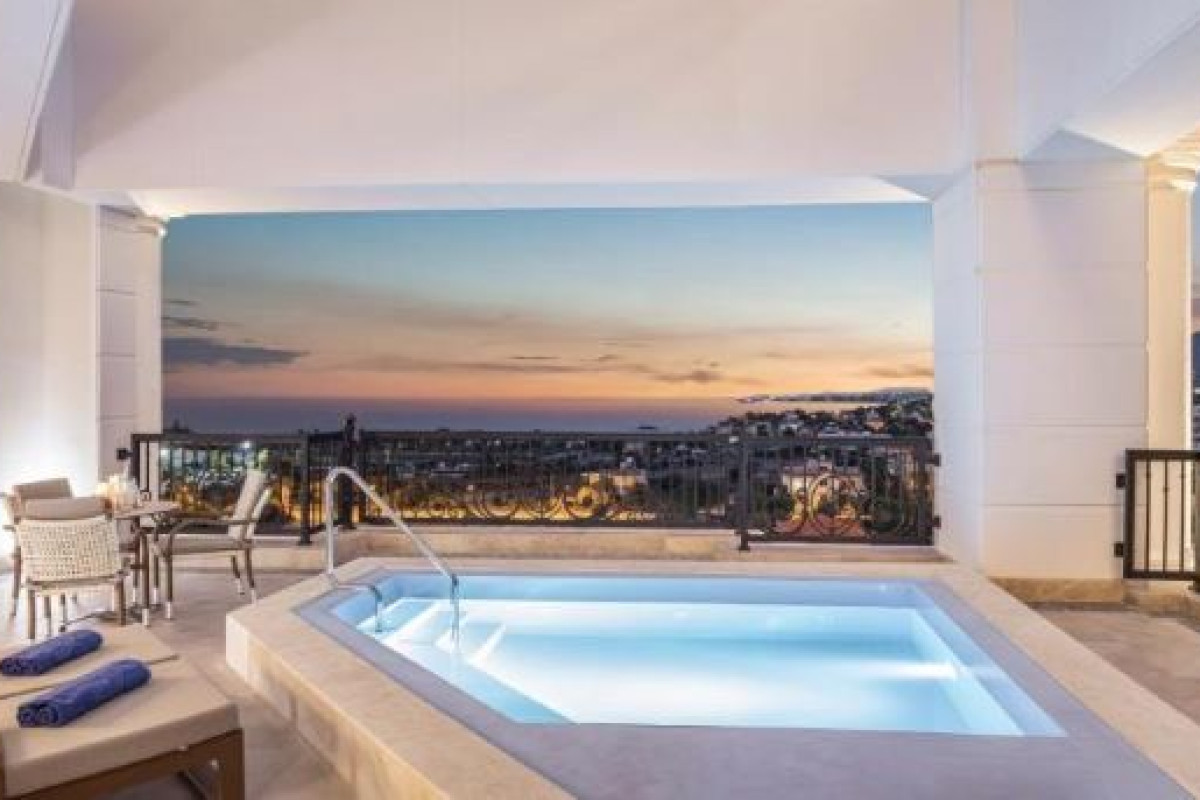 MERIT ROYAL DIAMOND HOTEL  SPA