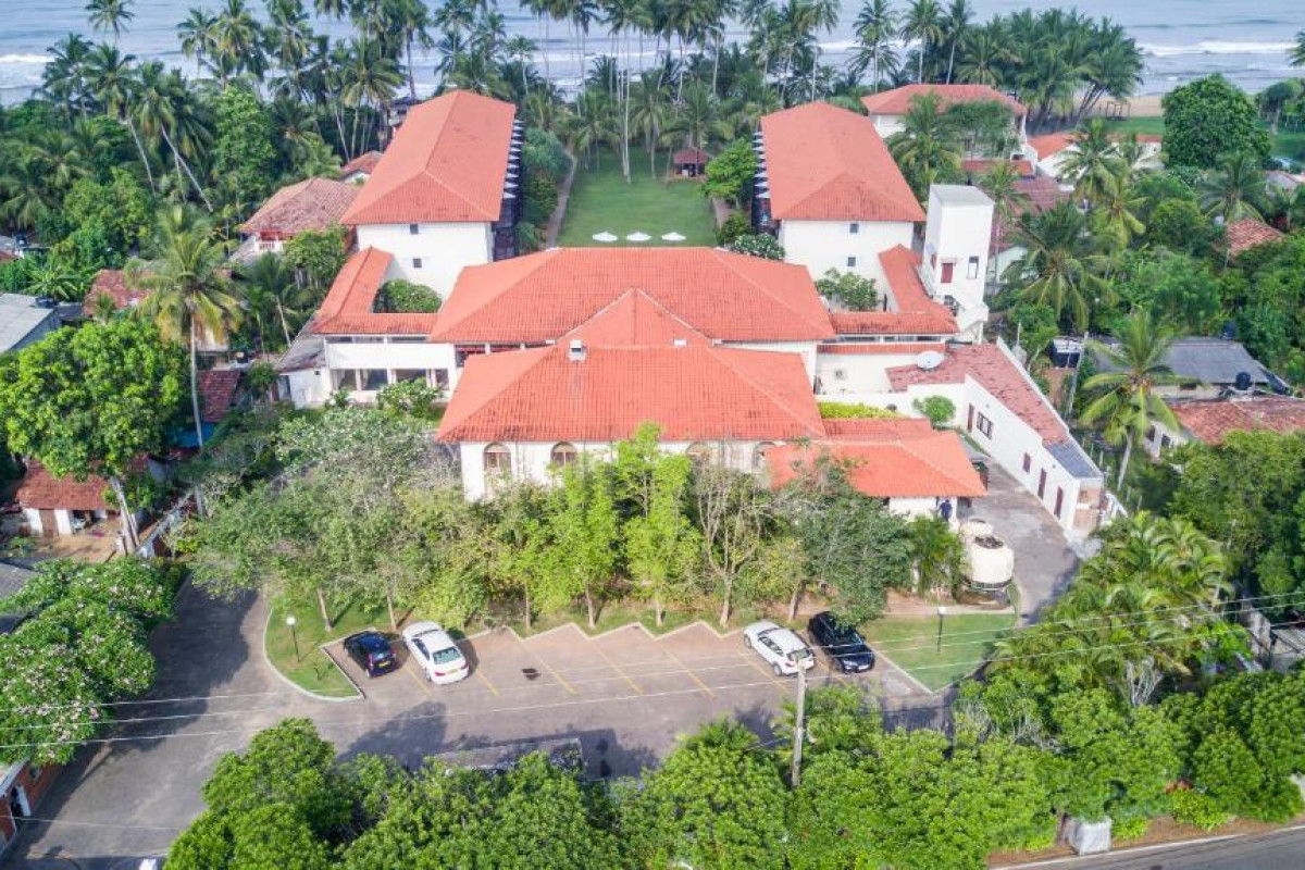 Mermaid Hotel And Club