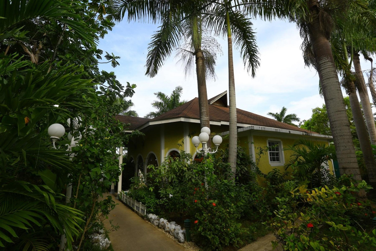 Merril's Beach Resort II