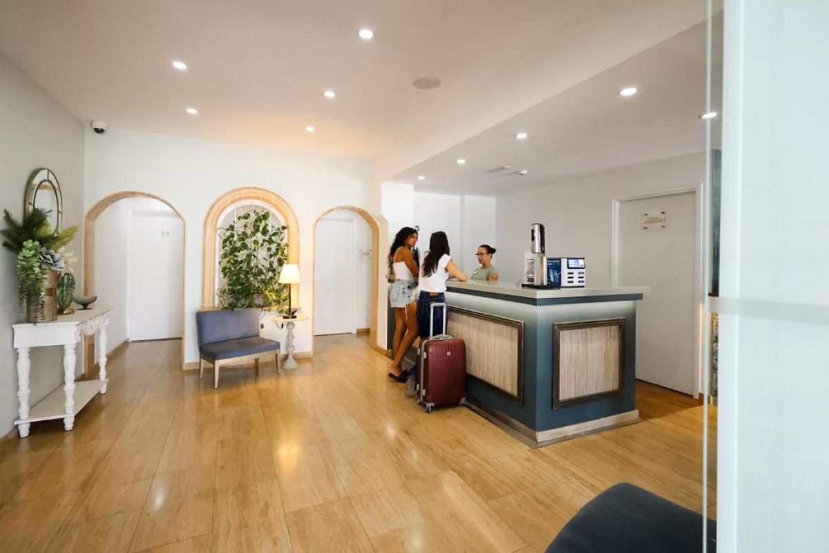 Mikes Kanarium Hotel