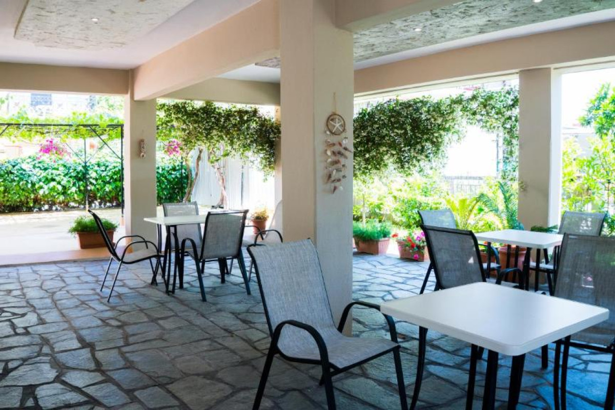 Milonas House Apartments