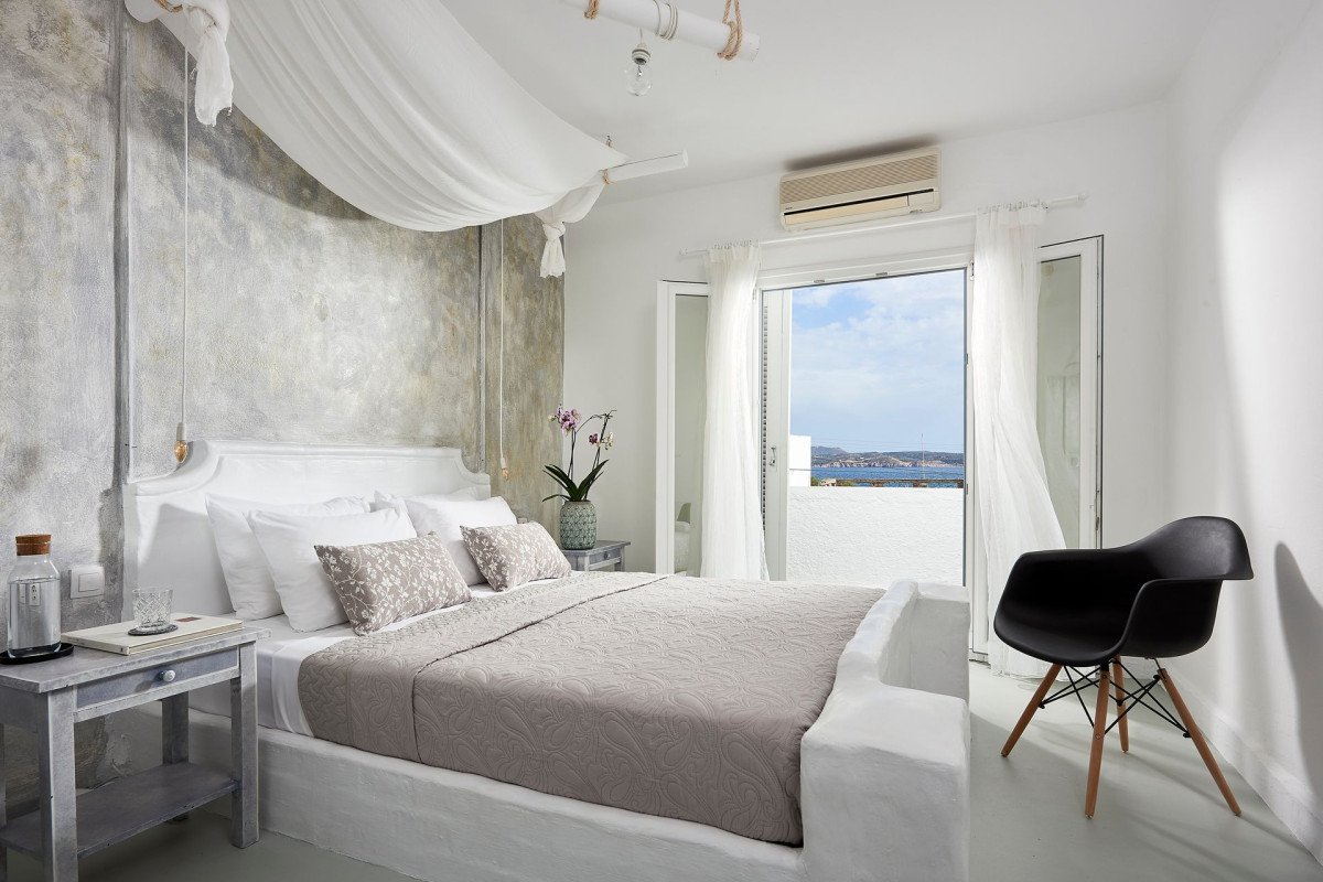 Milos Hotel