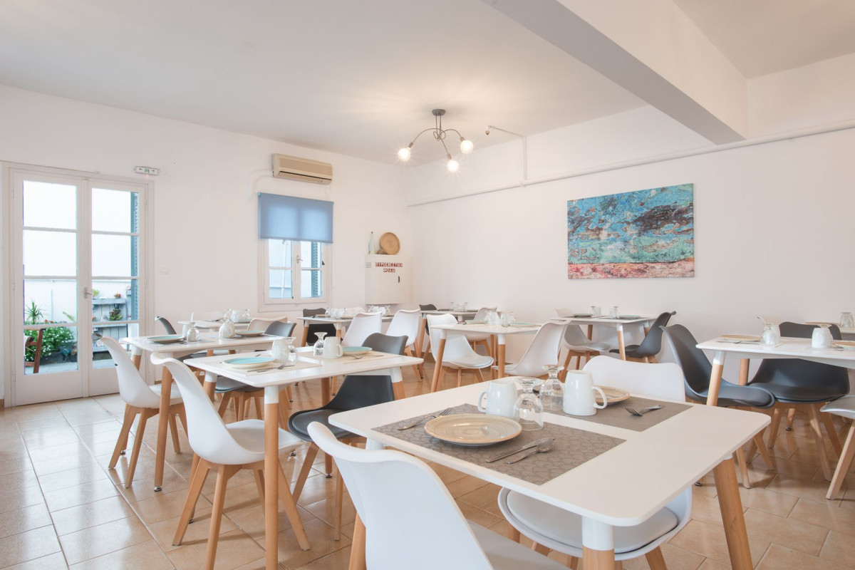 Milos Hotel