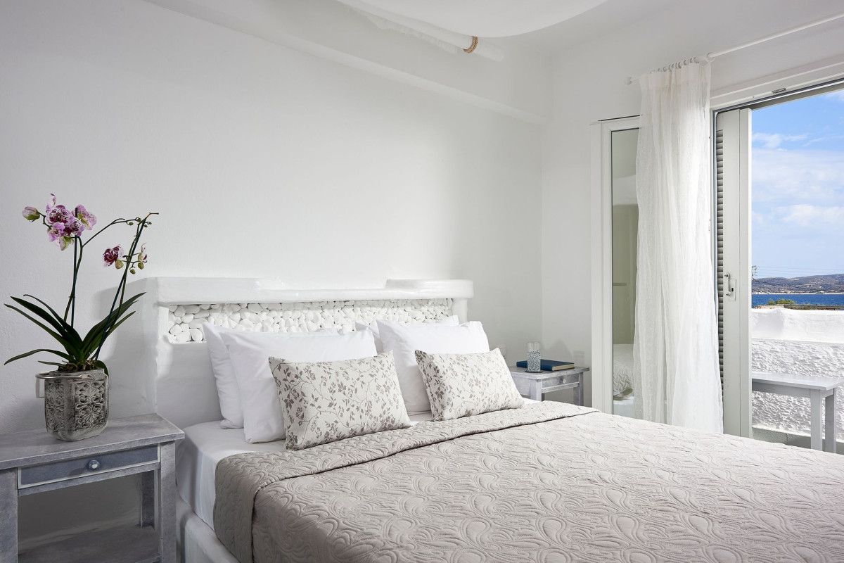 Milos Hotel