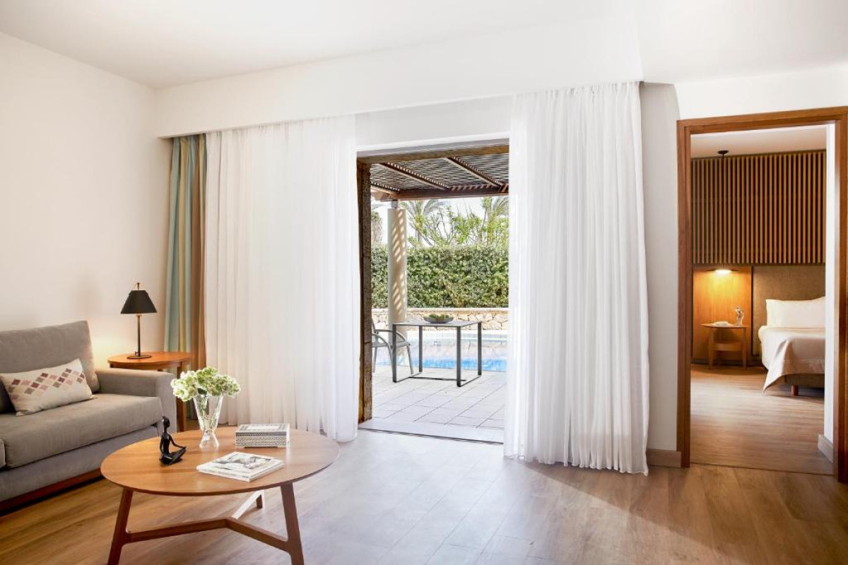 MINOA PALACE RESORT & SPA