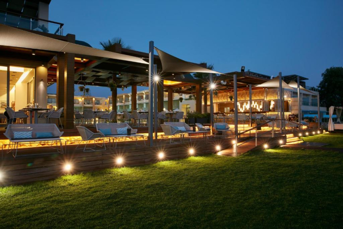 MINOA PALACE RESORT & SPA