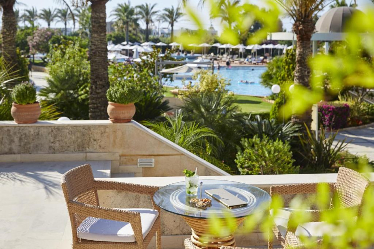 MINOA PALACE RESORT & SPA