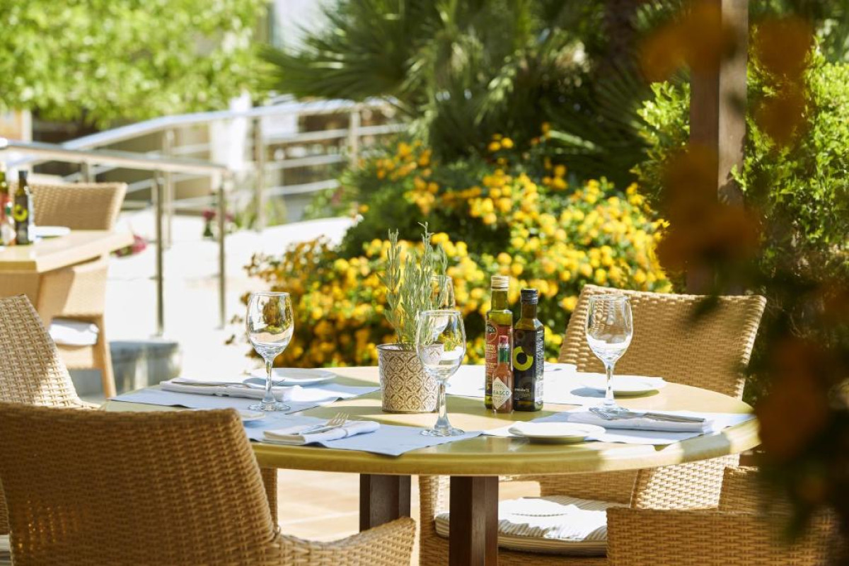 MINOA PALACE RESORT & SPA