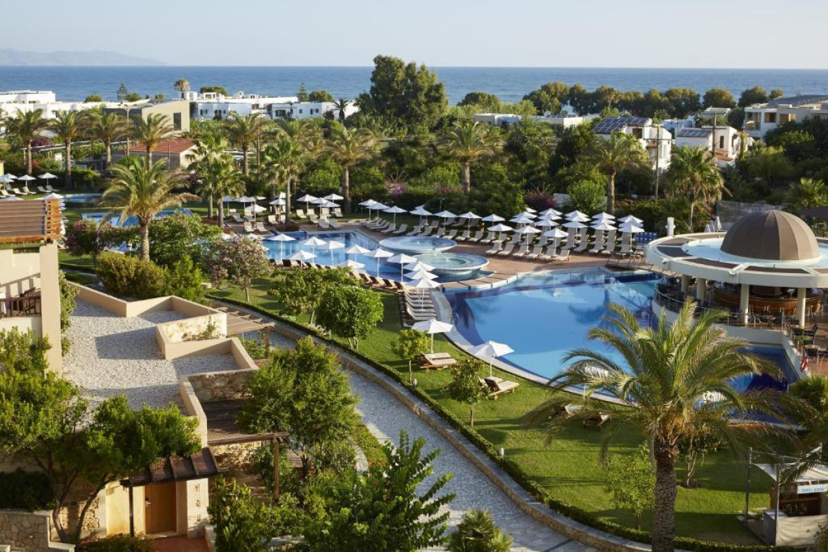 MINOA PALACE RESORT & SPA