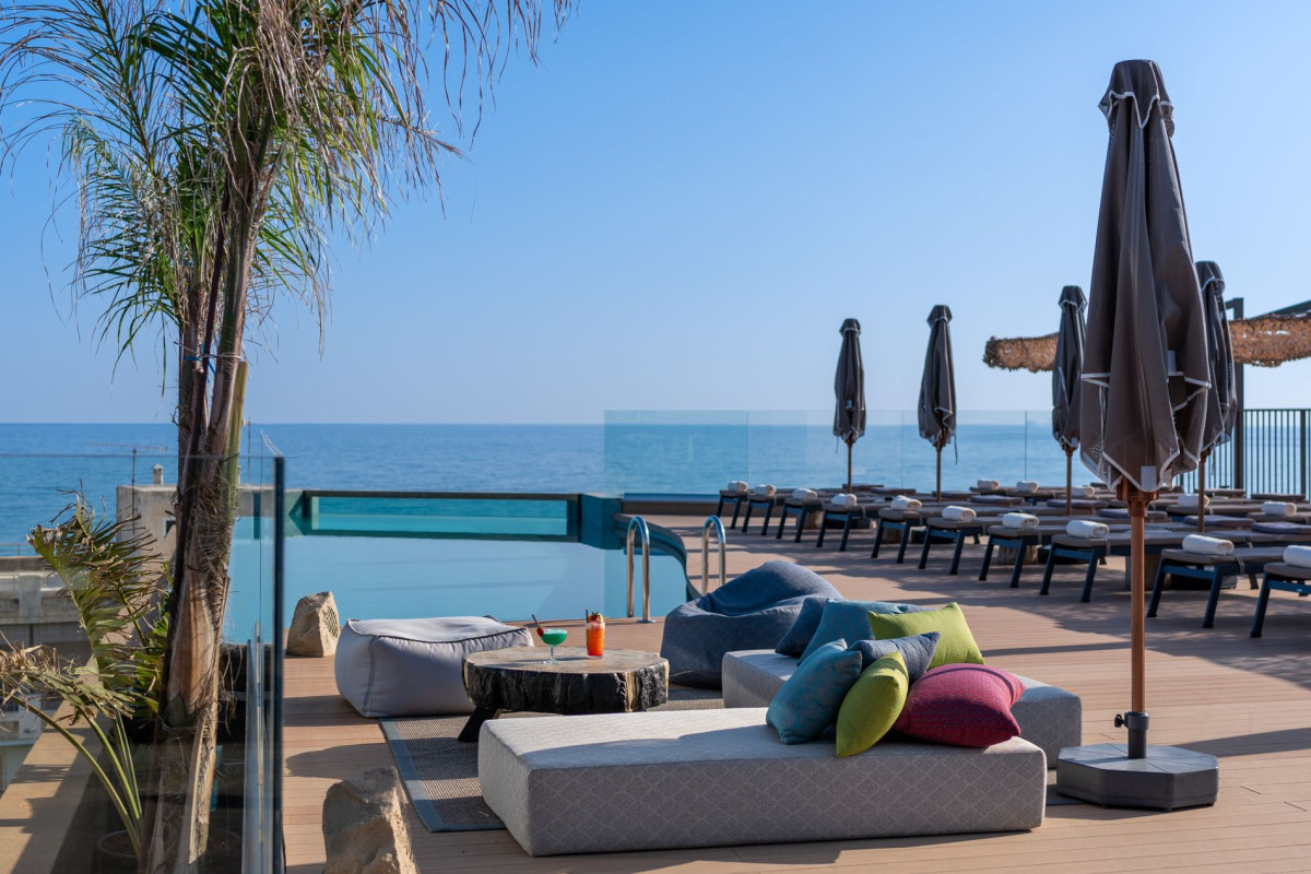 MINOS AMBASSADOR ALL SUITES & SPA Adults only 16+