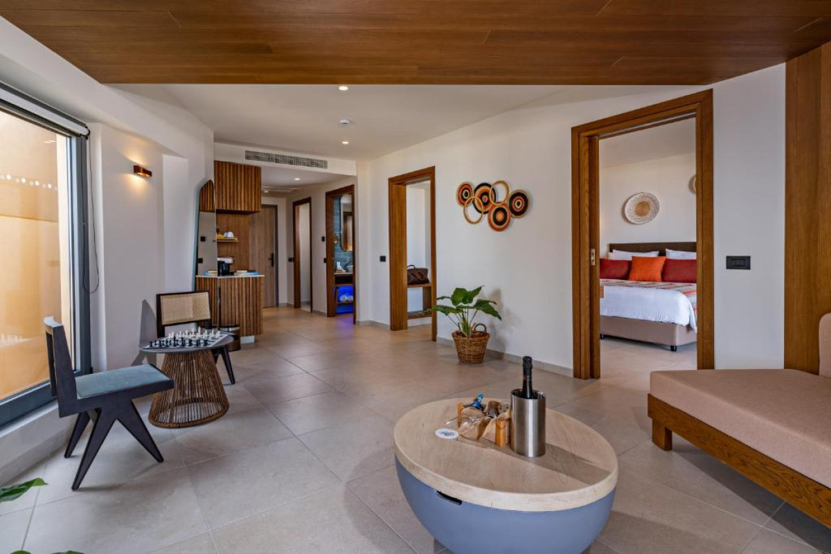MINOS AMBASSADOR ALL SUITES & SPA Adults only 16+