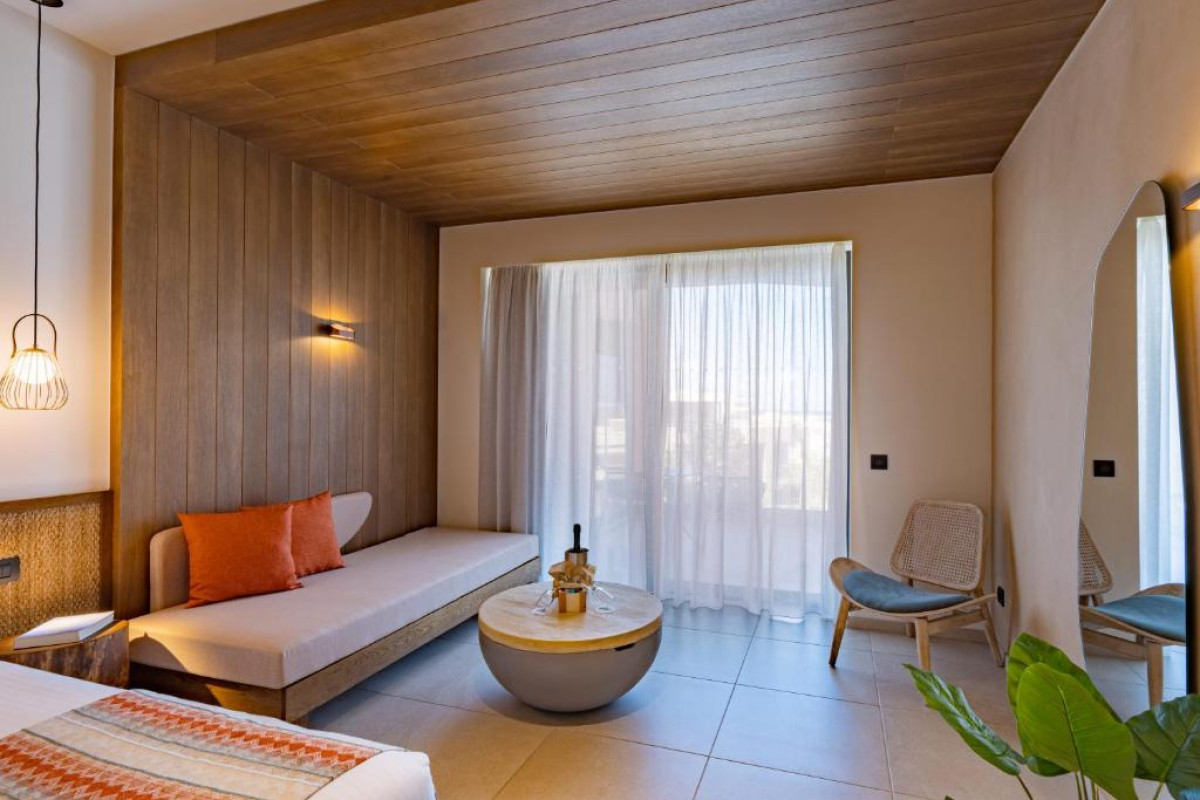 MINOS AMBASSADOR ALL SUITES & SPA Adults only 16+