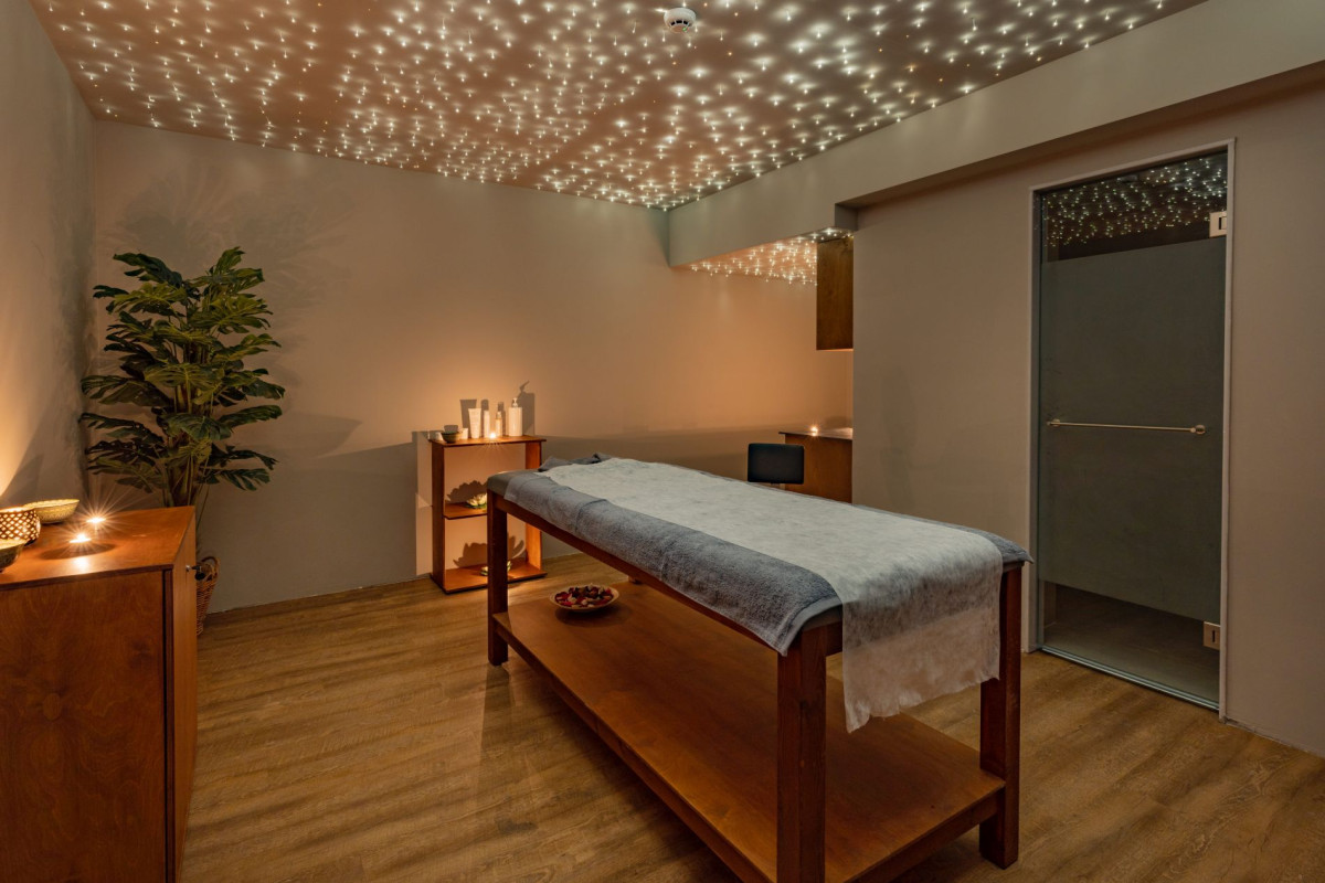 MINOS AMBASSADOR ALL SUITES & SPA Adults only 16+