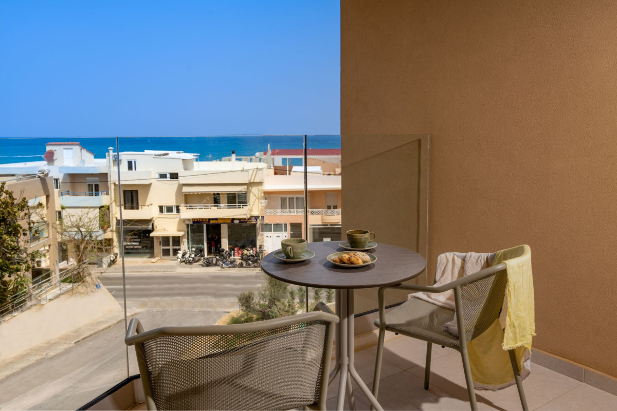 MINOS AMBASSADOR ALL SUITES & SPA Adults only 16+