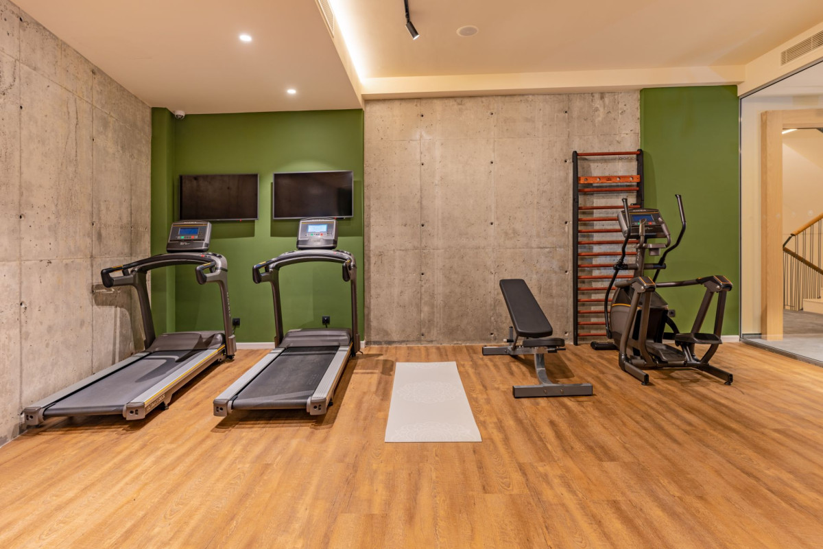 MINOS AMBASSADOR ALL SUITES & SPA Adults only 16+
