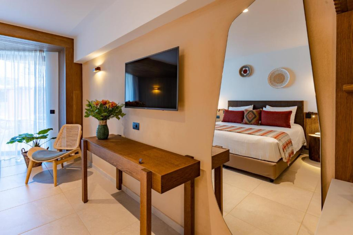 MINOS AMBASSADOR ALL SUITES & SPA Adults only 16+