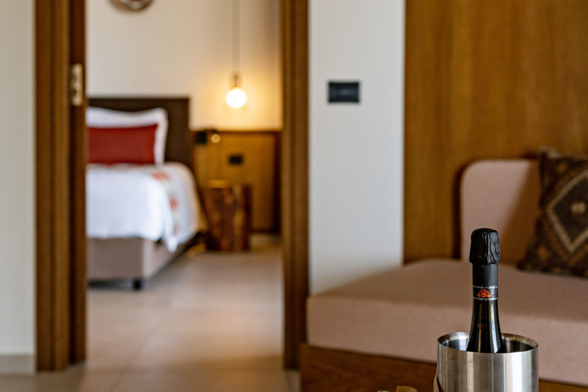 MINOS AMBASSADOR ALL SUITES & SPA Adults only 16+